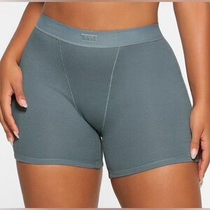 SKIMS Women's Ribbed Boxer in Kyanite